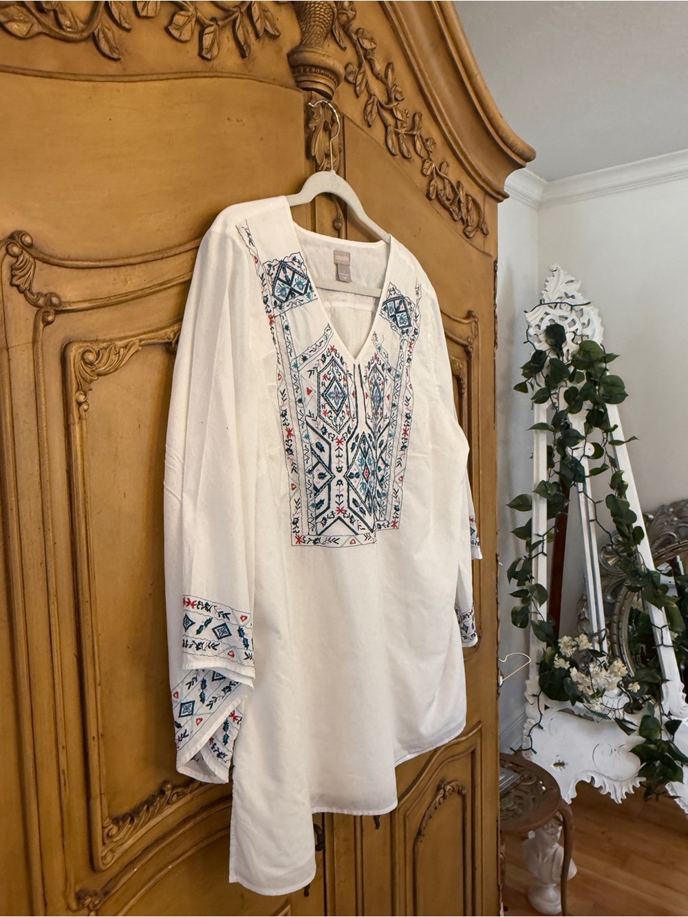 Chico's White Tunic with Blue & Pink Embroidered Panel - Picture 8 of 9